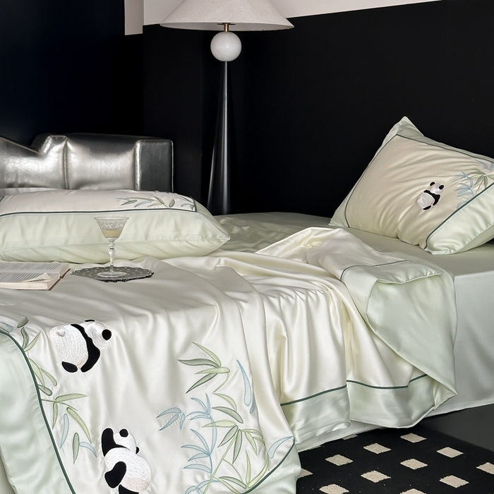 91家纺网 家纺一手货源 找家纺 MIU缪家居 2025新款60支兰精天丝夏被四件套 熊猫与竹 单夏被控价288/四件套控价388  爽白