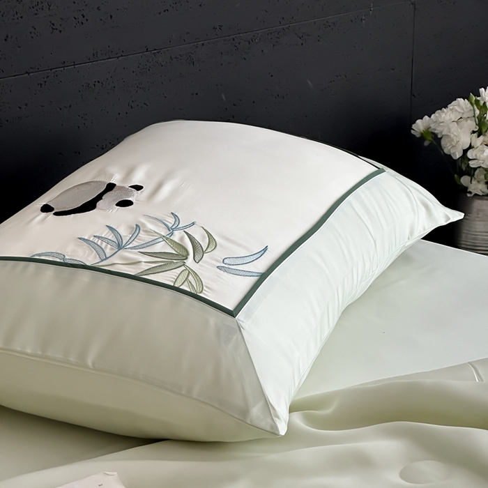 91家纺网 家纺一手货源 找家纺 MIU缪家居 2025新款60支兰精天丝夏被四件套 熊猫与竹 单夏被控价288/四件套控价388  爽白