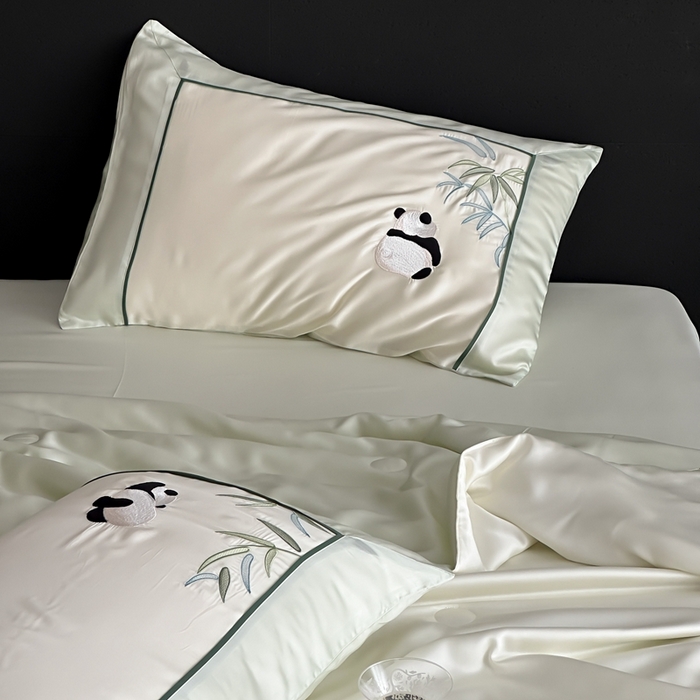91家纺网 家纺一手货源 找家纺 MIU缪家居 2025新款60支兰精天丝夏被四件套 熊猫与竹 单夏被控价288/四件套控价388  爽白