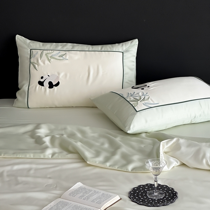 91家纺网 家纺一手货源 找家纺 MIU缪家居 2025新款60支兰精天丝夏被四件套 熊猫与竹 单夏被控价288/四件套控价388  爽白