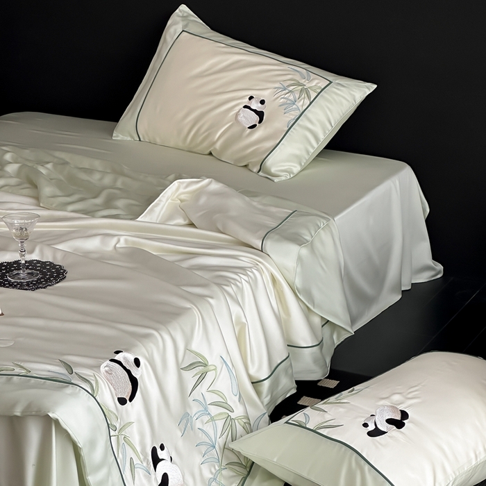 91家纺网 家纺一手货源 找家纺 MIU缪家居 2025新款60支兰精天丝夏被四件套 熊猫与竹 单夏被控价288/四件套控价388  爽白