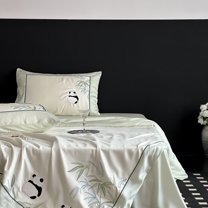 91家纺网 家纺一手货源 找家纺 MIU缪家居 2025新款60支兰精天丝夏被四件套 熊猫与竹 单夏被控价288/四件套控价388  爽白