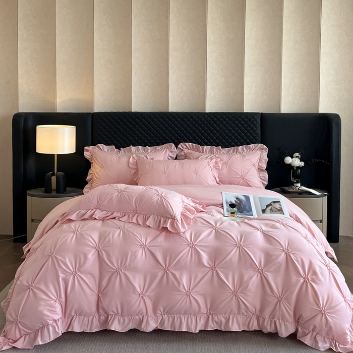 91家纺网 家纺一手货源 找家纺 千希家纺 2025新款扭花花边工艺四件套-唯美系列 买家秀加QQ群920079874或445224204或微信私信 唯美-粉