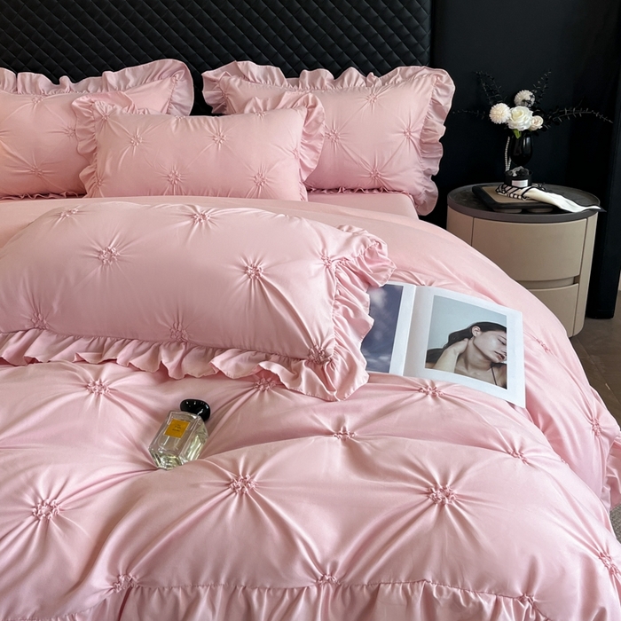 91家纺网 家纺一手货源 找家纺 千希家纺 2025新款扭花花边工艺四件套-唯美系列 买家秀加QQ群920079874或445224204或微信私信 唯美-粉