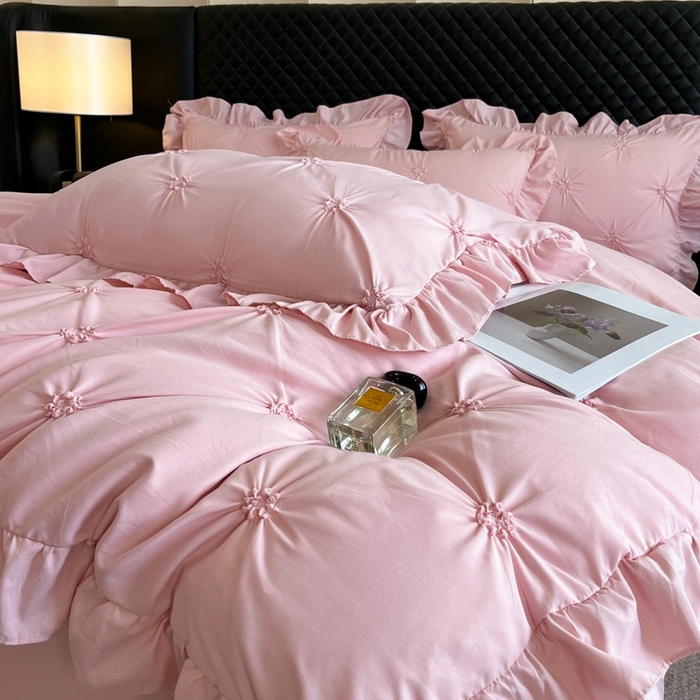 91家纺网 家纺一手货源 找家纺 千希家纺 2025新款扭花花边工艺四件套-唯美系列 买家秀加QQ群920079874或445224204或微信私信 唯美-粉