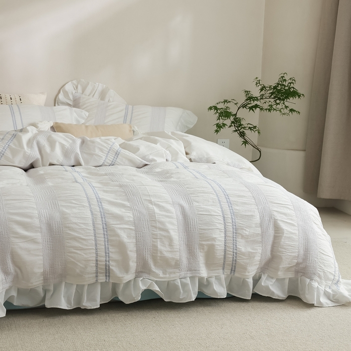 91家纺网 家纺一手货源 找家纺 棉眠 2025新款水洗皱皱纱色织提花花边款系列 人鱼蓝条花边