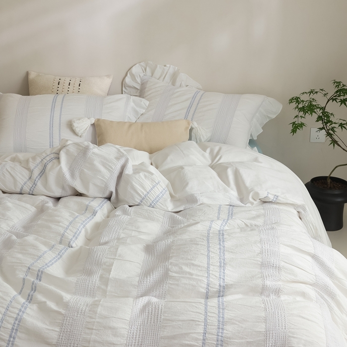 91家纺网 家纺一手货源 找家纺 棉眠 2025新款水洗皱皱纱色织提花花边款系列 人鱼蓝条花边