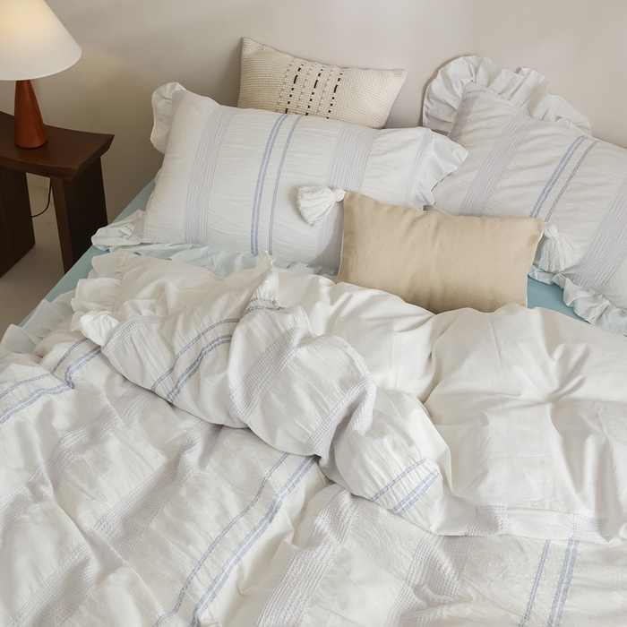 91家纺网 家纺一手货源 找家纺 棉眠 2025新款水洗皱皱纱色织提花花边款系列 人鱼蓝条花边