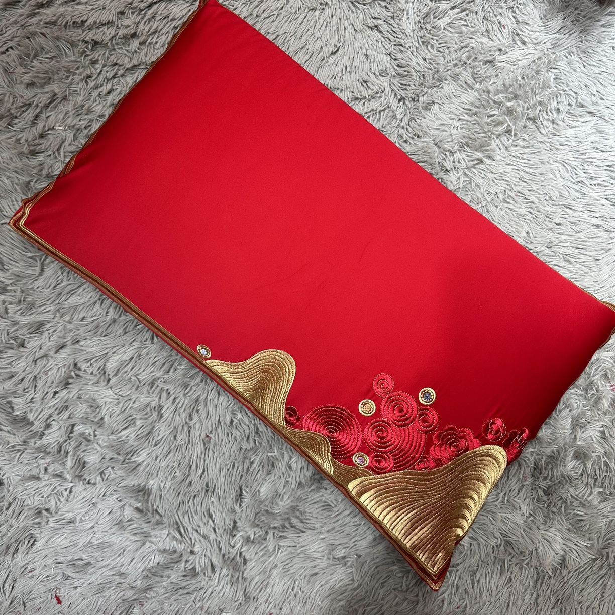 91家纺网 家纺一手货源 找家纺 高大尚婚庆馆 2025秋冬新款长绒棉臻棉系列婚庆款多件套 臻棉  爱意浓（金）