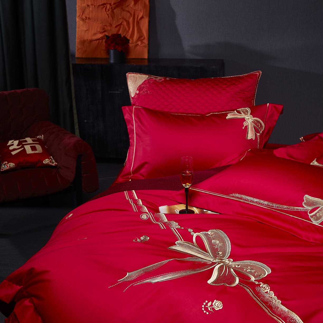 91家纺网 家纺一手货源 找家纺 高大尚婚庆馆 2025秋冬新款长绒棉臻棉系列婚庆款多件套 臻棉  爱意浓（金）