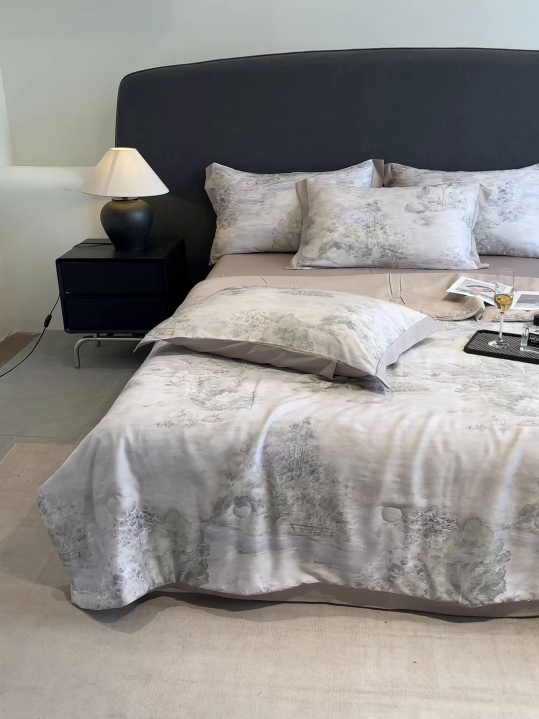 91家纺网 家纺一手货源 找家纺 慕尚家纺 2025新款莱赛尔天丝夏被夏凉被空调被四件套 小桥人家 卡其