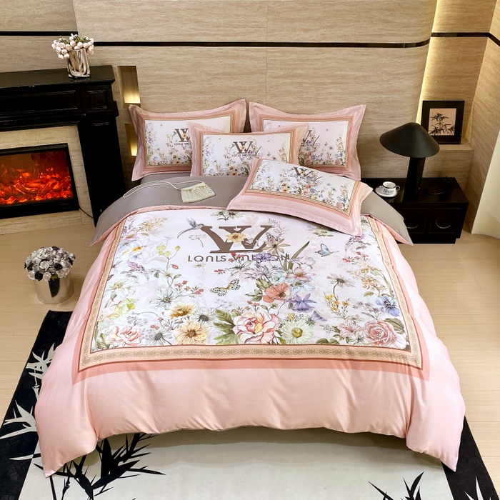 91家纺网 家纺一手货源 找家纺 大麦乐田 2025新款轻奢高端数码印花四件套系列 维密 浪漫粉