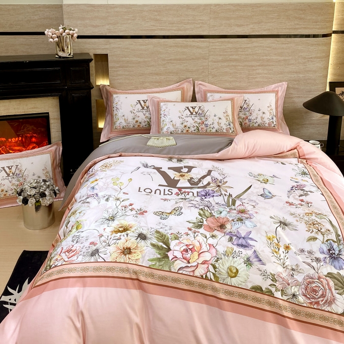 91家纺网 家纺一手货源 找家纺 大麦乐田 2025新款轻奢高端数码印花四件套系列 维密 浪漫粉