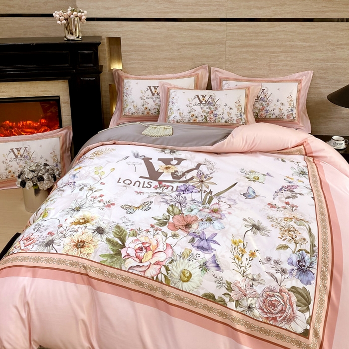 91家纺网 家纺一手货源 找家纺 大麦乐田 2025新款轻奢高端数码印花四件套系列 维密 浪漫粉