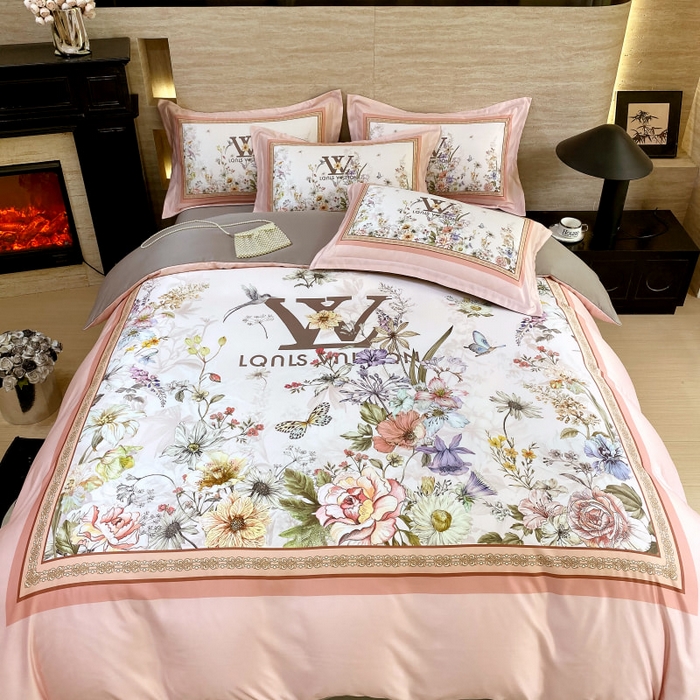 91家纺网 家纺一手货源 找家纺 大麦乐田 2025新款轻奢高端数码印花四件套系列 维密 浪漫粉