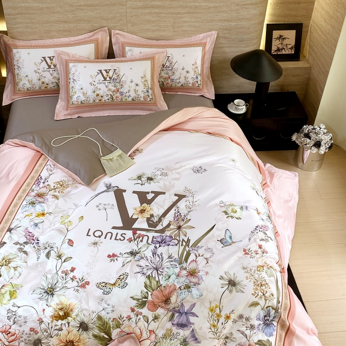 91家纺网 家纺一手货源 找家纺 大麦乐田 2025新款轻奢高端数码印花四件套系列 维密 浪漫粉