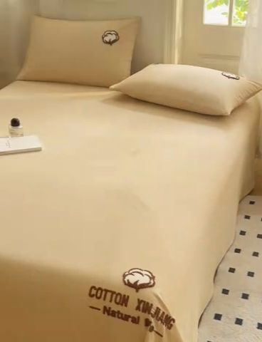 91家纺网 家纺一手货源 找家纺 早晨家纺 2025新款色织纯棉水洗棉毛巾绣床单 流年床单-姜黄