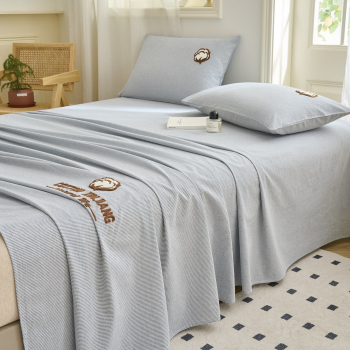 91家纺网 家纺一手货源 找家纺 早晨家纺 2025新款色织纯棉水洗棉毛巾绣床单 流年床单-深兰