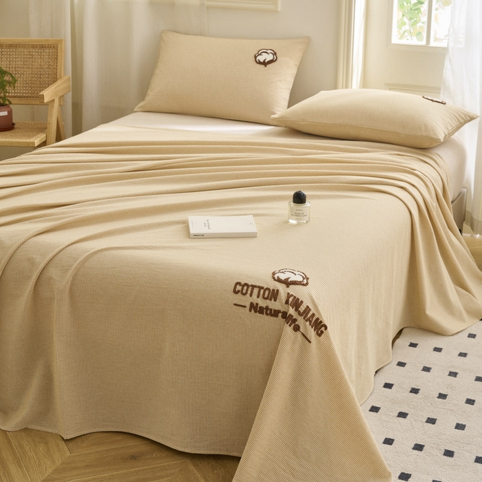 91家纺网 家纺一手货源 找家纺 早晨家纺 2025新款色织纯棉水洗棉毛巾绣床单 流年床单-姜黄