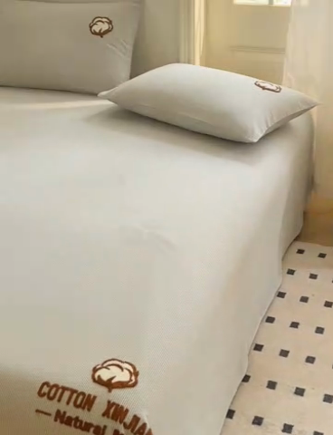 91家纺网 家纺一手货源 找家纺 早晨家纺 2025新款色织纯棉水洗棉毛巾绣床单 流年床单-米咖