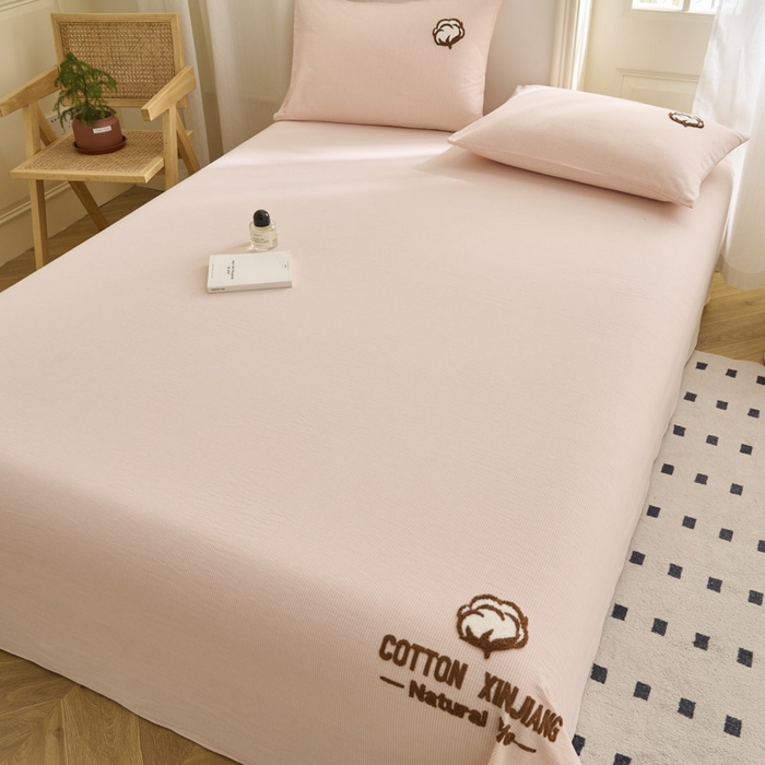 91家纺网 家纺一手货源 找家纺 早晨家纺 2025新款色织纯棉水洗棉毛巾绣床单 流年床单-浅粉