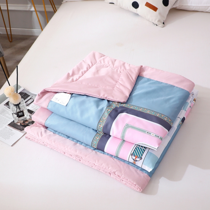 91家纺网 家纺一手货源 找家纺 贝兰仙奴 2025新款水洗天丝大中国风版夏被 寻觅芳踪