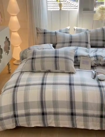 91家纺网 家纺一手货源 找家纺 慕木家纺 2025新品A类条纹简约无印风水洗棉床单款四件套条纹格系列（抽空压缩可跨境提供买家秀） 几何简格+中灰