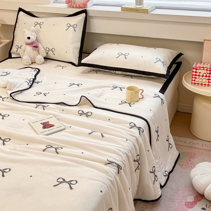 91家纺网 家纺一手货源 找家纺 慕澄家纺 2025新款真冰藤席子凉席夏被夏凉被空调被四件套 波点蝴蝶结