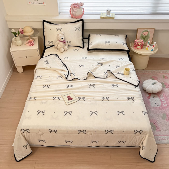 91家纺网 家纺一手货源 找家纺 慕澄家纺 2025新款真冰藤席子凉席夏被夏凉被空调被四件套 波点蝴蝶结