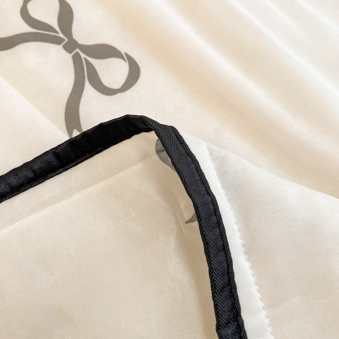 91家纺网 家纺一手货源 找家纺 慕澄家纺 2025新款真冰藤席子凉席夏被夏凉被空调被四件套 波点蝴蝶结