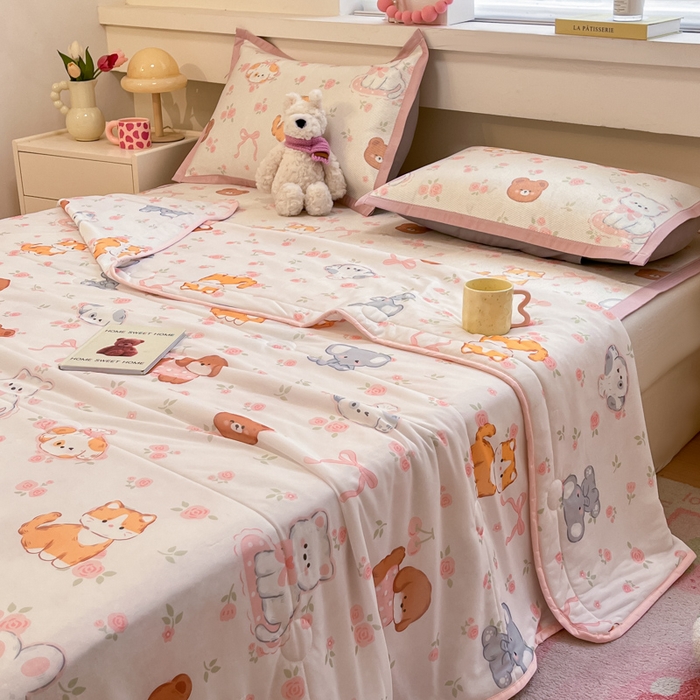 91家纺网 家纺一手货源 找家纺 慕澄家纺 2025新款真冰藤席子凉席夏被夏凉被空调被四件套 彩色小萌物