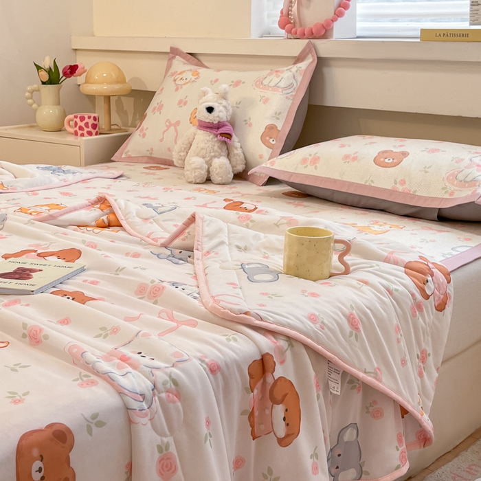 91家纺网 家纺一手货源 找家纺 慕澄家纺 2025新款真冰藤席子凉席夏被夏凉被空调被四件套 彩色小萌物