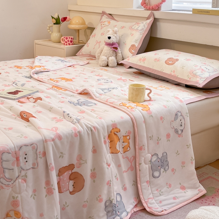 91家纺网 家纺一手货源 找家纺 慕澄家纺 2025新款真冰藤席子凉席夏被夏凉被空调被四件套 彩色小萌物