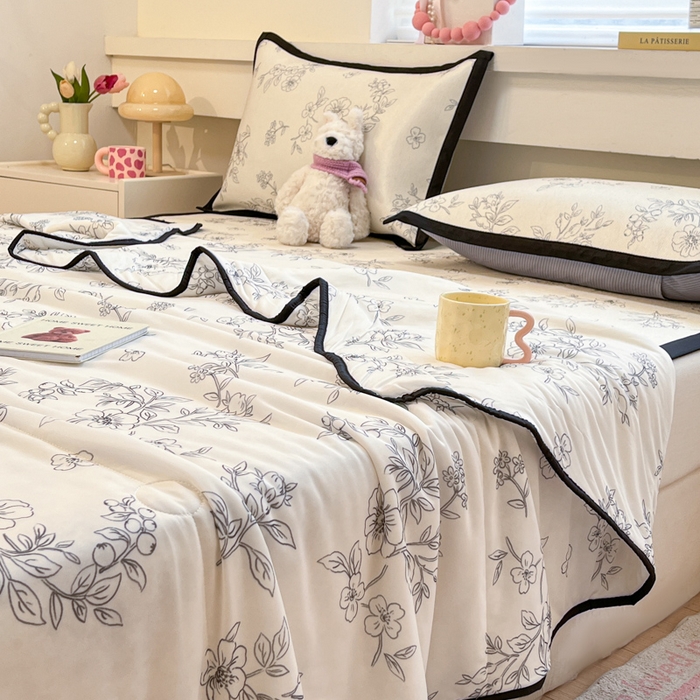 91家纺网 家纺一手货源 找家纺 慕澄家纺 2025新款真冰藤席子凉席夏被夏凉被空调被四件套 花影