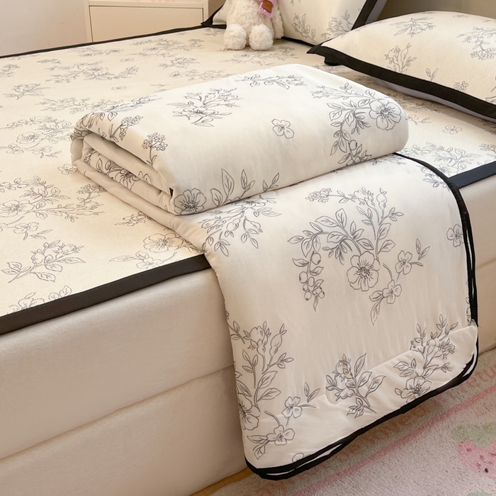 91家纺网 家纺一手货源 找家纺 慕澄家纺 2025新款真冰藤席子凉席夏被夏凉被空调被四件套 花影