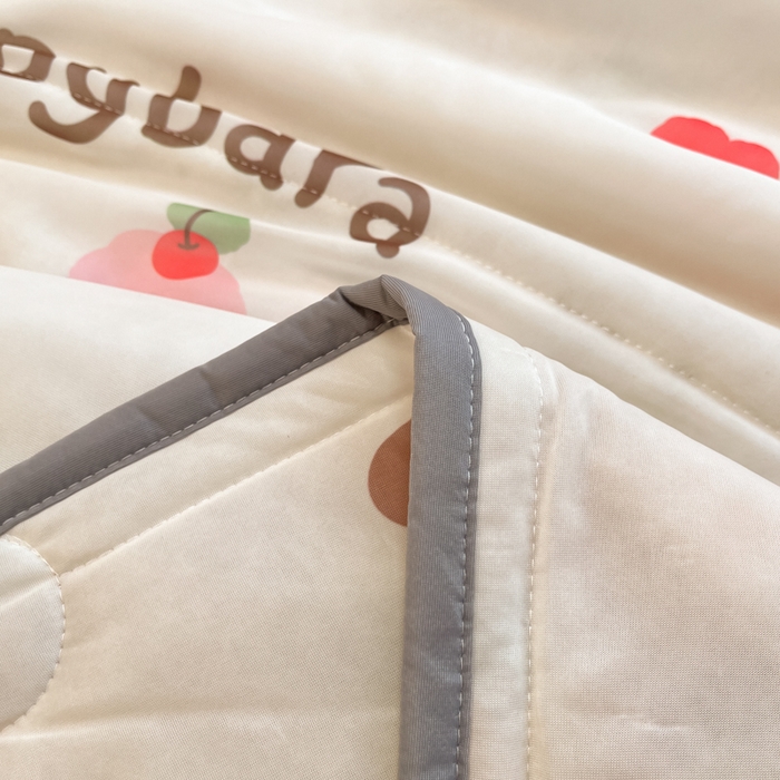 91家纺网 家纺一手货源 找家纺 慕澄家纺 2025新款真冰藤席子凉席夏被夏凉被空调被四件套 卡皮巴拉