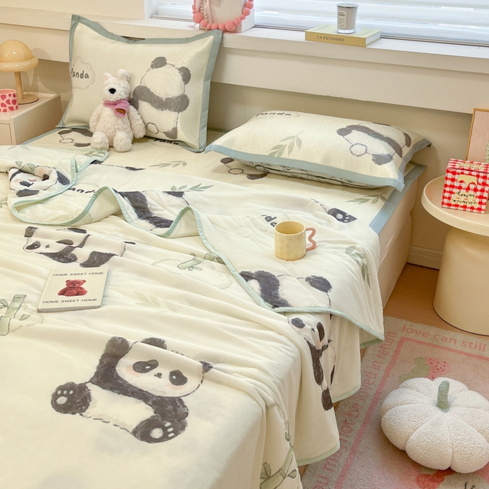 91家纺网 家纺一手货源 找家纺 慕澄家纺 2025新款真冰藤席子凉席夏被夏凉被空调被四件套 熊猫戏竹