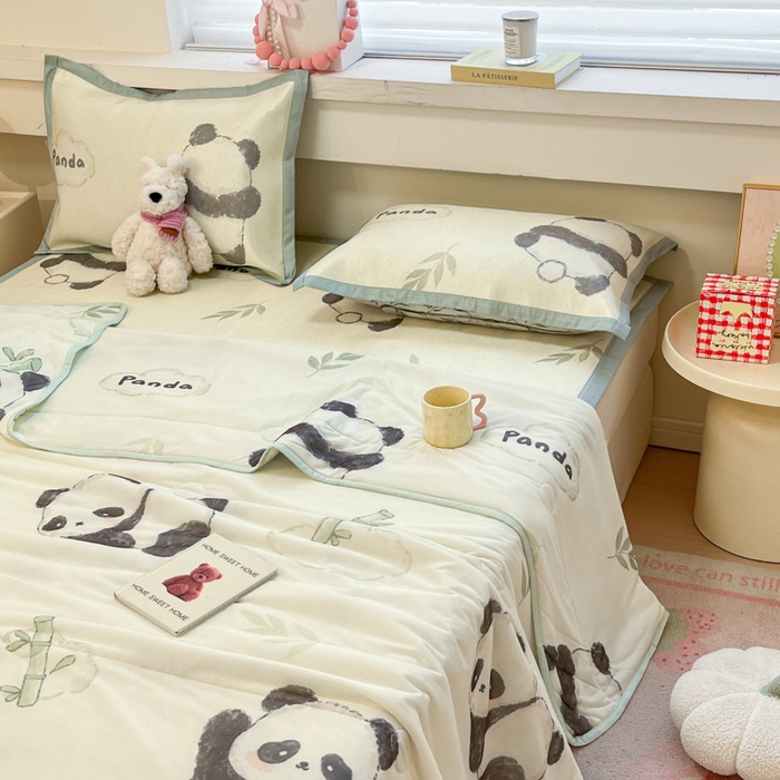 91家纺网 家纺一手货源 找家纺 慕澄家纺 2025新款真冰藤席子凉席夏被夏凉被空调被四件套 熊猫戏竹