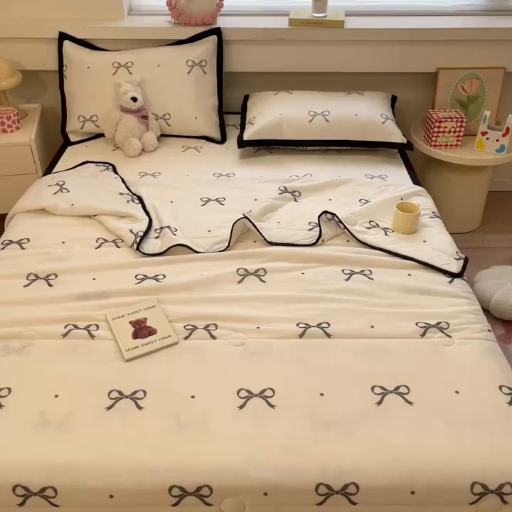 91家纺网 家纺一手货源 找家纺 慕澄家纺 2025新款真冰藤席子凉席夏被夏凉被空调被四件套 波点蝴蝶结
