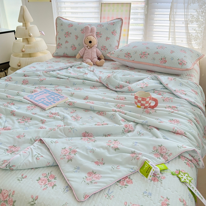 91家纺网 家纺一手货源 找家纺 赫梵茜 2025春夏新款锦氨凉感丝冰皮软席床盖夏被夏凉被空调被四件套