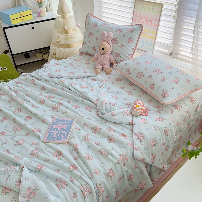 91家纺网 家纺一手货源 找家纺 赫梵茜 2025春夏新款锦氨凉感丝冰皮软席床盖夏被夏凉被空调被四件套