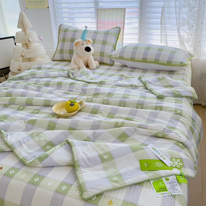 91家纺网 家纺一手货源 找家纺 赫梵茜 2025春夏新款锦氨凉感丝冰皮软席床盖夏被夏凉被空调被四件套