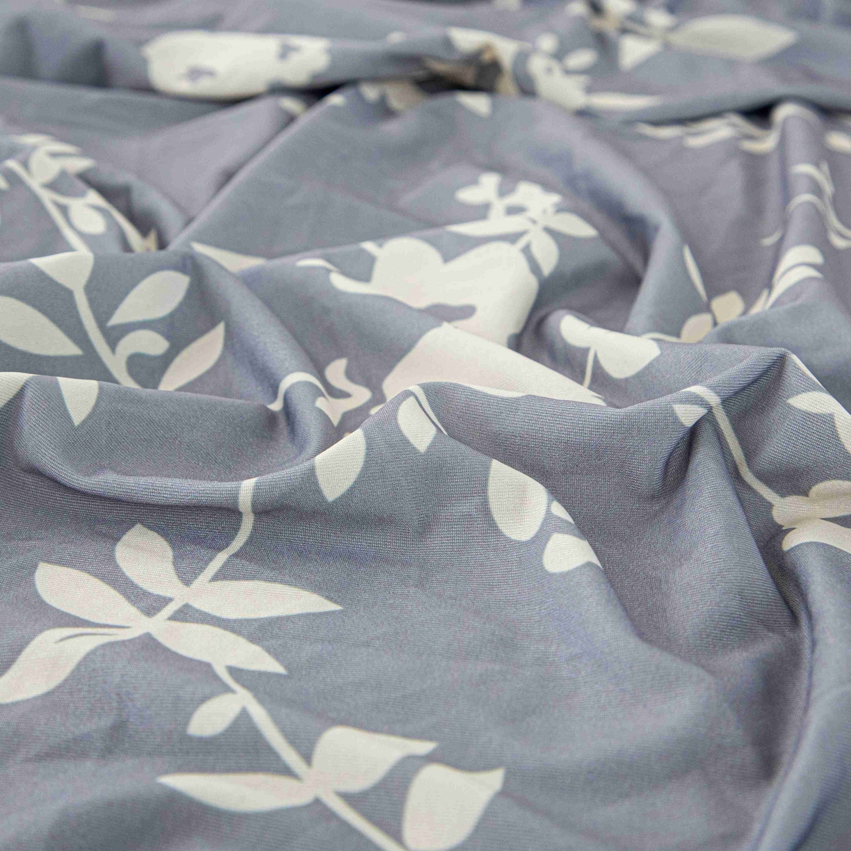 91家纺网 家纺一手货源 找家纺 沐沐家纺 2026春夏新款冰丝印花沙发套 花簇