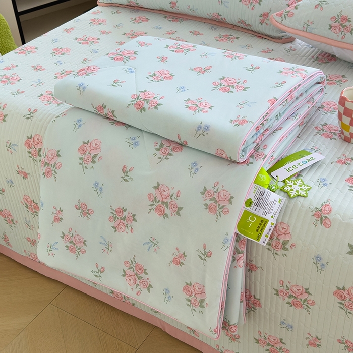 91家纺网 家纺一手货源 找家纺 赫梵茜 2025春夏新款无套路不墨迹锦氨凉感丝双面印花小冰皮夏被夏凉被空调被可机洗