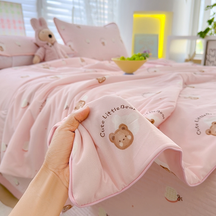 91家纺网 家纺一手货源 找家纺 赫梵茜 2025春夏新款无套路不墨迹锦氨凉感丝双面印花小冰皮夏被夏凉被空调被可机洗