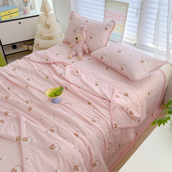 91家纺网 家纺一手货源 找家纺 赫梵茜 2025春夏新款无套路不墨迹锦氨凉感丝双面印花小冰皮夏被夏凉被空调被可机洗