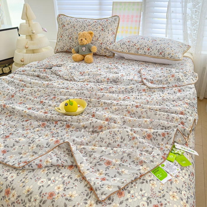 91家纺网 家纺一手货源 找家纺 赫梵茜 2025春夏新款无套路不墨迹锦氨凉感丝双面印花小冰皮夏被夏凉被空调被可机洗