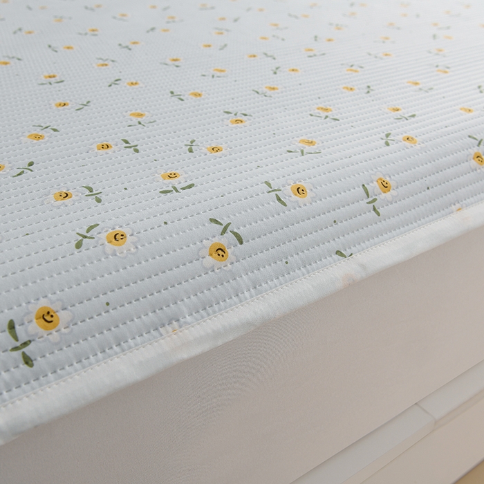 91家纺网 家纺一手货源 找家纺 圣楚家纺 2025新款亲肤舒适云朵夹棉床笠 笑脸甜心