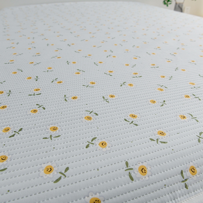 91家纺网 家纺一手货源 找家纺 圣楚家纺 2025新款亲肤舒适云朵夹棉床笠 笑脸甜心