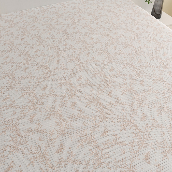 91家纺网 家纺一手货源 找家纺 圣楚家纺 2025新款亲肤舒适云朵夹棉床笠 逐风飞扬